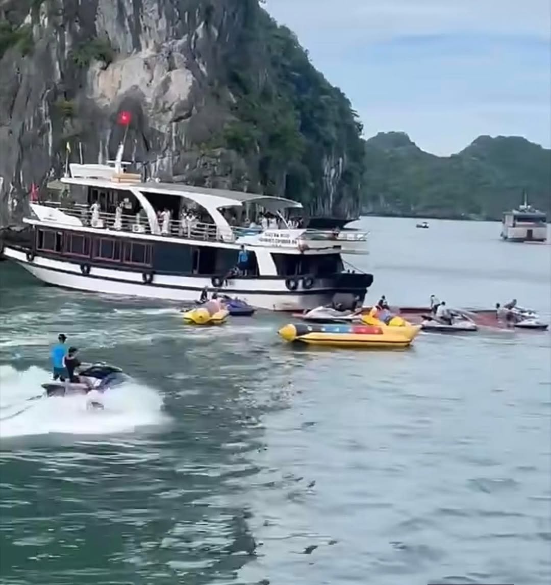 Vụ lật thuyền du lịch được ghi nhận, chưa rõ thương vong 1 723872758 1432583782241418 350192060348975416 n